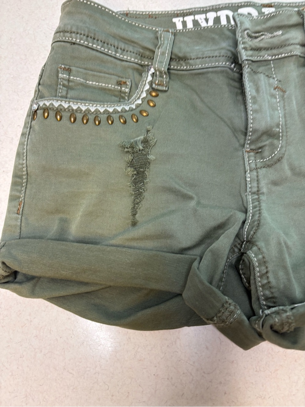 Women’s 2 Pair Hydraulic Brand Denim Shorts Size 3/4 - Picture 4 of 16